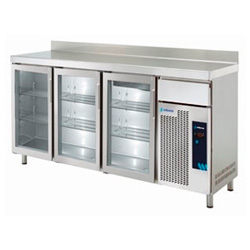 Frente Mostradores con Pueta de Cristal